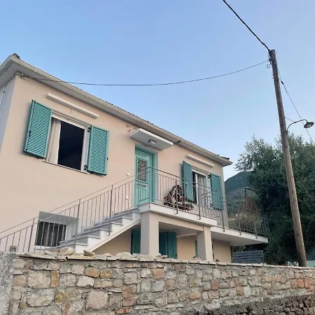 Nios Luxury House & *