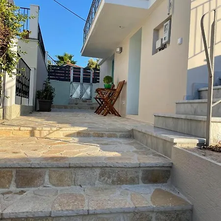 Nios Luxury House & Сasa de vacaciones *