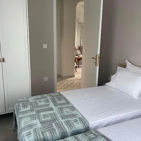 Сasa de vacaciones Nios Luxury House &