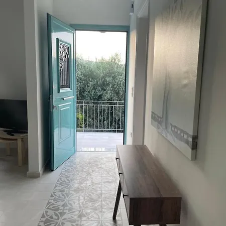 Nios Luxury House & *