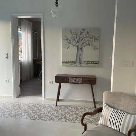 Nios Luxury House & Сasa de vacaciones *