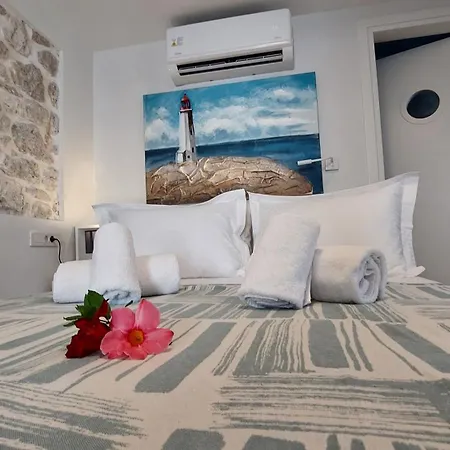 Nios Luxury House & Сasa de vacaciones *