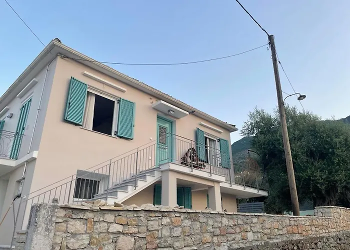 Nios Luxury House & *