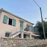 Nios Luxury House & *