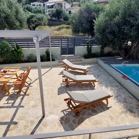 Nios Luxury House & Holiday home *