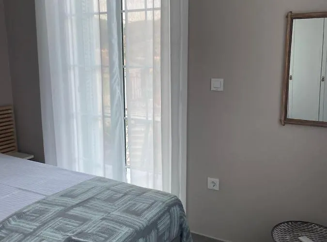 Semesterbostad Nios Luxury House & *