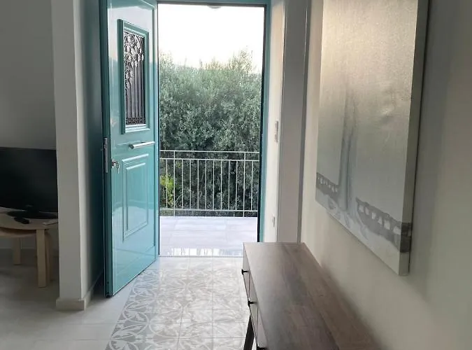 Nios Luxury House & *