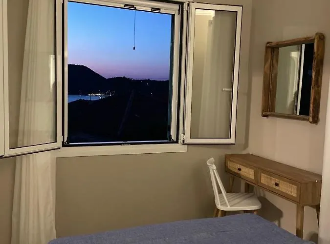 Nios Luxury House & Semesterbostad *