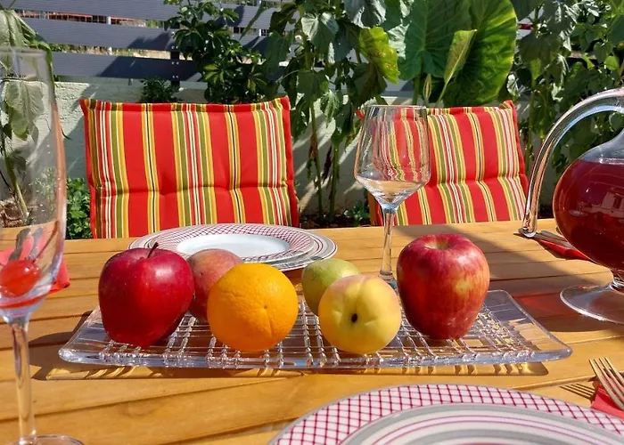 Nios Luxury House & Semesterbostad *